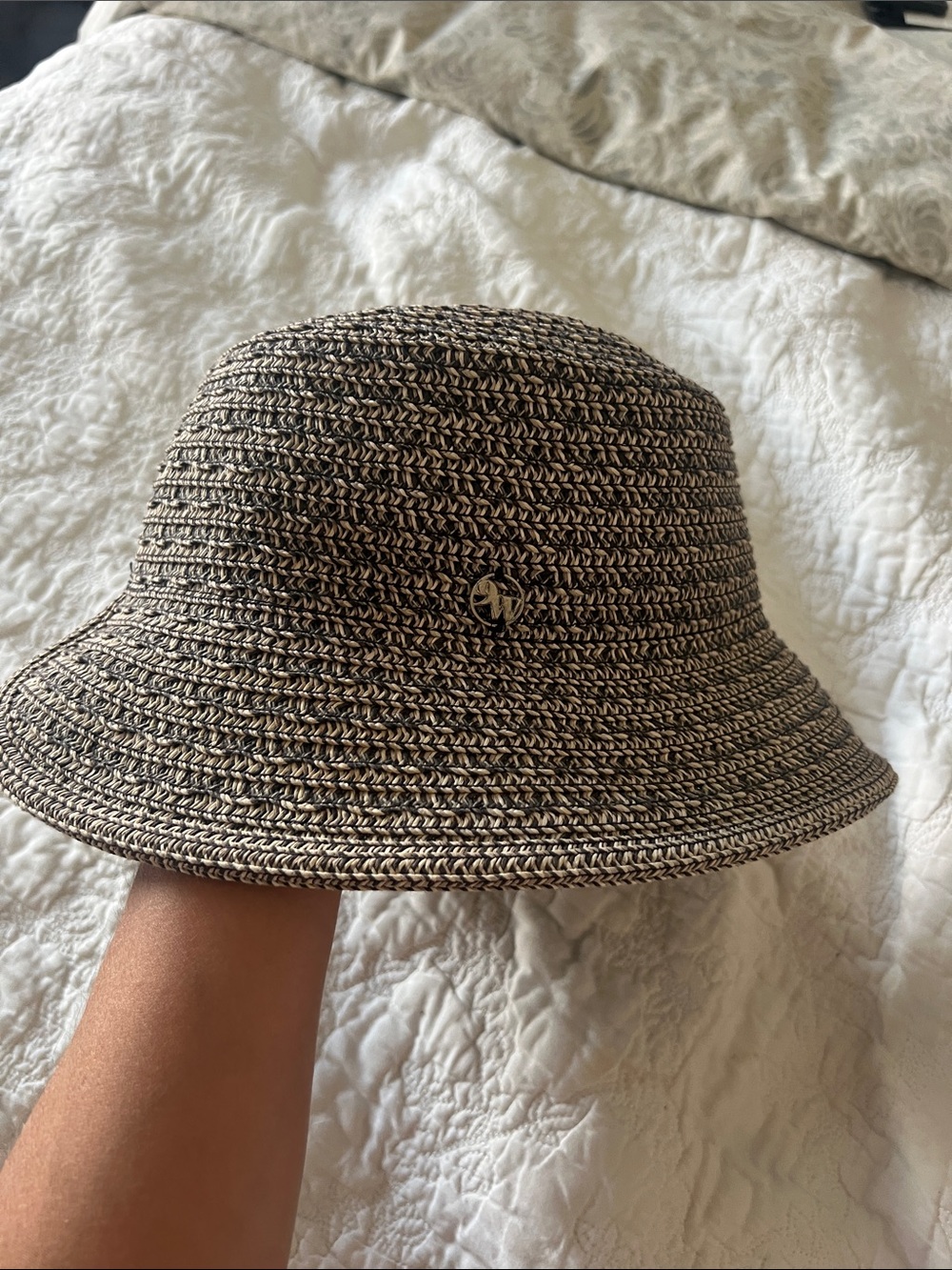 Nine West Woven Two-Tone Bucket Hat - Black & Cream